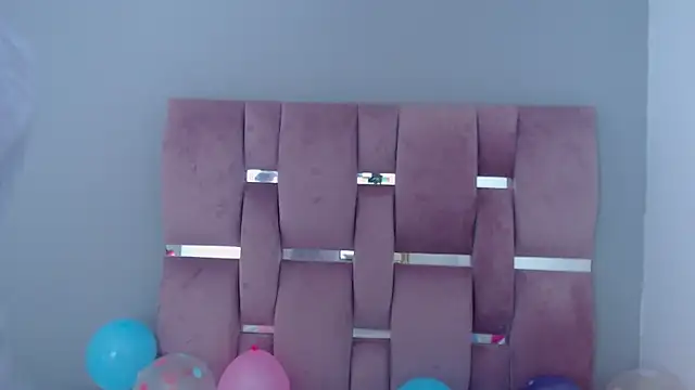 EmiliaKurt online show from 02/04/25, 05:45