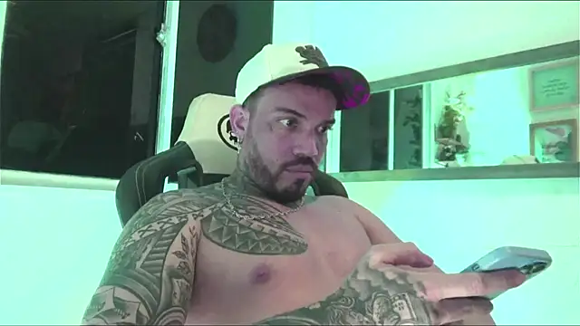 Snapshot of Angel_sex_latin chatting on 12/31/24, 05:55 Angel sex latin online show from 12/31/24, 05:55