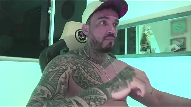 Snapshot of Angel_sex_latin chatting on 12/31/24, 09:21 Angel sex latin online show from 12/31/24, 09:21