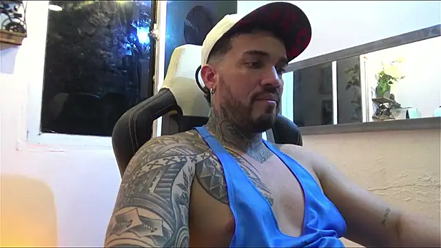 Snapshot of Angel_sex_latin chatting on 01/08/25, 03:51 Angel sex latin online show from 01/08/25, 03:51