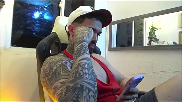 Snapshot of Angel_sex_latin chatting on 01/10/25, 02:57 Angel sex latin online show from 01/10/25, 02:57