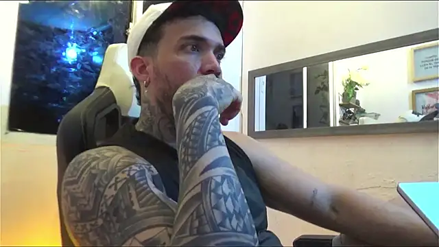 Snapshot of Angel_sex_latin chatting on 01/16/25, 03:56 Angel sex latin online show from 01/16/25, 03:56