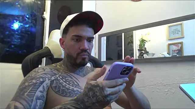 Snapshot of Angel_sex_latin chatting on 01/20/25, 04:54 Angel sex latin online show from 01/20/25, 04:54