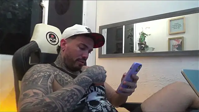 Snapshot of Angel_sex_latin chatting on 01/31/25, 07:07 Angel sex latin online show from 01/31/25, 07:07