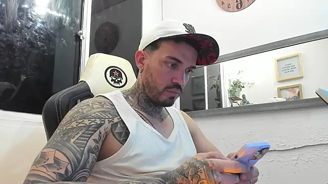 Snapshot of Angel_sex_latin chatting on 02/12/25, 03:29 Angel sex latin online show from 02/12/25, 03:29