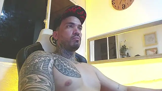 Snapshot of Angel_sex_latin chatting on 02/27/25, 07:44 Angel sex latin online show from 02/27/25, 07:44