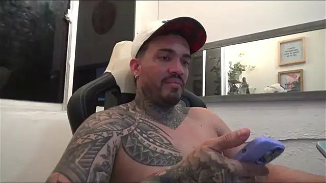 Snapshot of Angel_sex_latin chatting on 03/17/25, 08:29 Angel sex latin online show from 03/17/25, 08:29