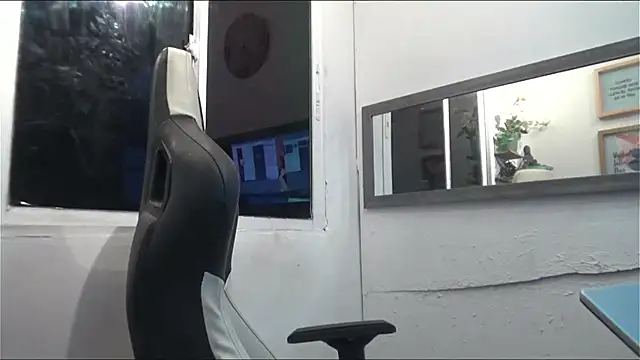 Snapshot of Angel_sex_latin chatting on 03/21/25, 05:11 Angel sex latin online show from 03/21/25, 05:11