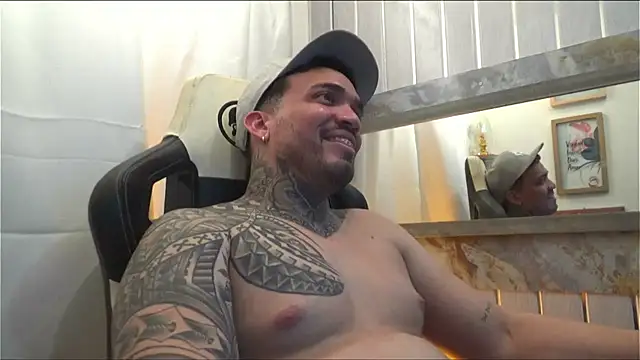 Snapshot of Angel_sex_latin chatting on 09/24/25, 06:39 Angel sex latin online show from 09/24/25, 06:39