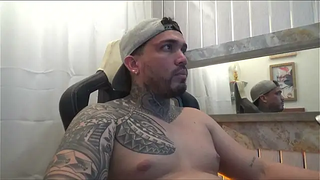 Snapshot of Angel_sex_latin chatting on 10/21/25, 07:53 Angel sex latin online show from 10/21/25, 07:53