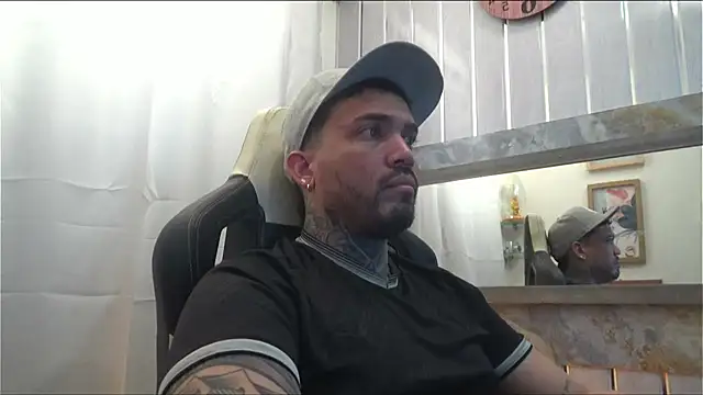 Snapshot of Angel_sex_latin chatting on 11/02/25, 03:09 Angel sex latin online show from 11/02/25, 03:09