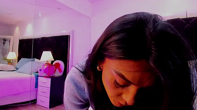 Snapshot of Holly_Brensonexx_ chatting on 02/16/25, 01:49 Holly Brensonexx online show from 02/16/25, 01:49