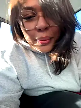 miacanela xo online show from 10/21/25, 09:26