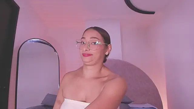 vale ross  online show from 04/17/26, 03:09