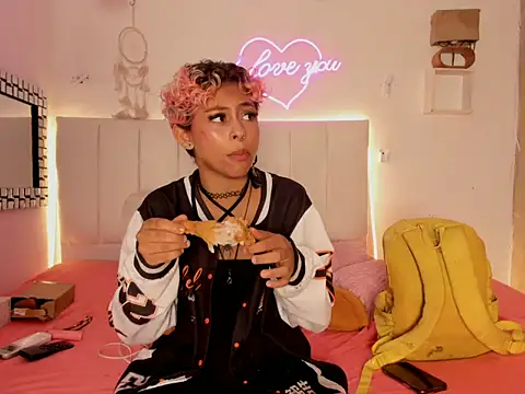 lilith horny online show from 04/18/26, 07:07