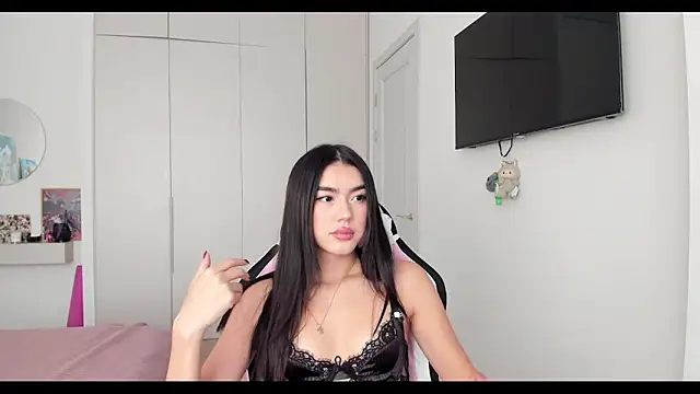 Shineel online show from 09/21/25, 05:31