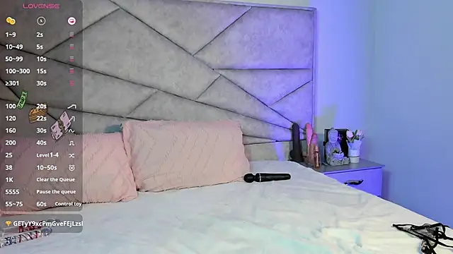 Snapshot of 1m_megan chatting on 12/28/24, 04:30 1m megan online show from 12/28/24, 04:30