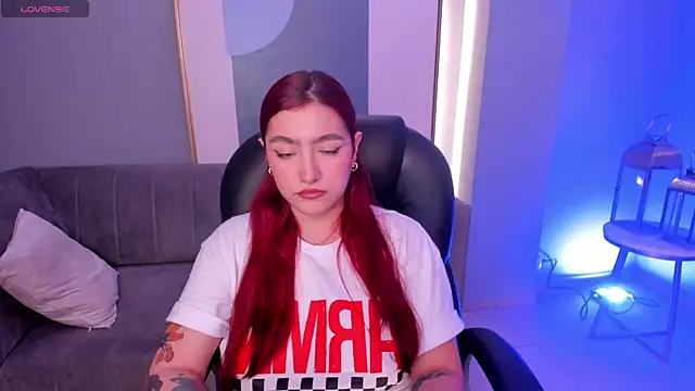 ViolettCastel online show from 02/05/25, 07:42