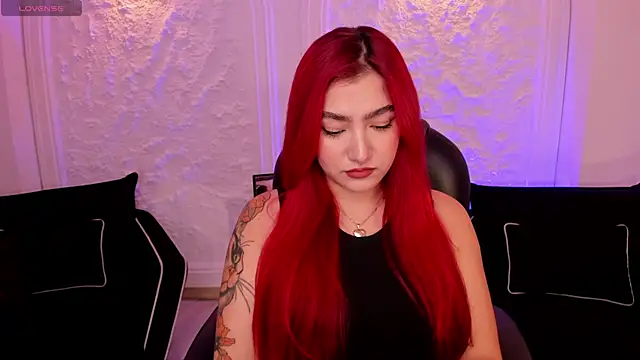 ViolettCastel online show from 10/18/25, 07:03