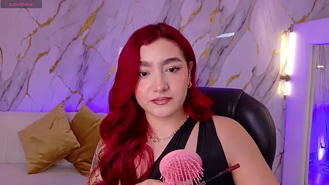 ViolettCastel online show from 12/19/25, 07:21