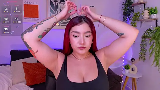 ViolettCastel online show from 05/18/26, 08:47