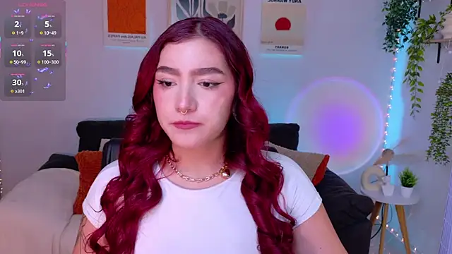 Snapshot of ViolettCastel chatting on 07/04/26, 12:17 ViolettCastel online show from 07/04/26, 12:17