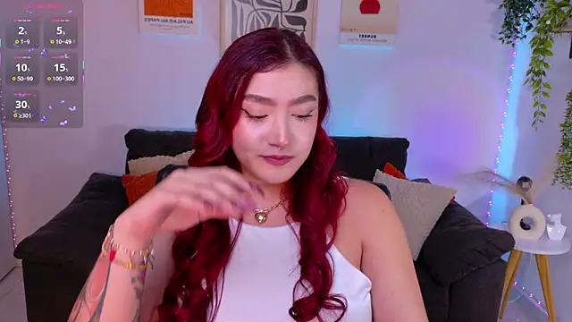 Snapshot of ViolettCastel chatting on 07/16/26, 12:05 ViolettCastel online show from 07/16/26, 12:05