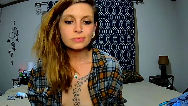 Snapshot of ZeelaXoXo chatting on 01/10/25, 10:06 ZeelaXoXo online show from 01/10/25, 10:06