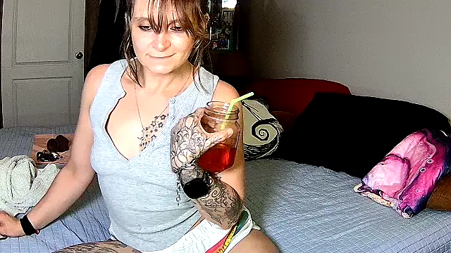 Snapshot of ZeelaXoXo chatting on 01/10/26, 04:47 ZeelaXoXo online show from 01/10/26, 04:47