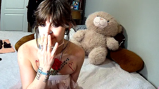 Snapshot of ZeelaXoXo chatting on 02/15/26, 07:51 ZeelaXoXo online show from 02/15/26, 07:51