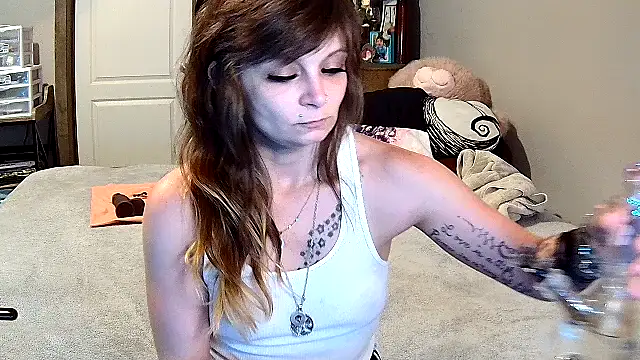 Snapshot of ZeelaXoXo chatting on 02/24/26, 04:43 ZeelaXoXo online show from 02/24/26, 04:43