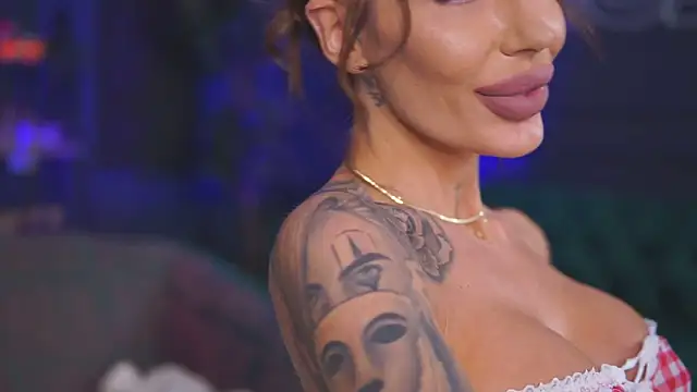 RaquelleVon online show from 02/18/25, 07:19