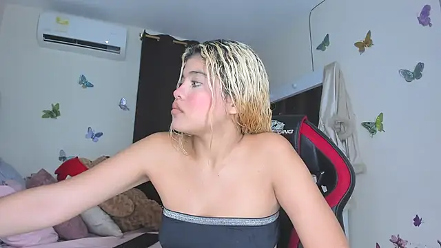 sofiacastillo01 online show from 09/25/25, 01:37