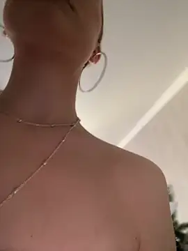 Snapshot of LoveGameSexx chatting on 12/20/24, 09:11 LoveGameSexx online show from 12/20/24, 09:11