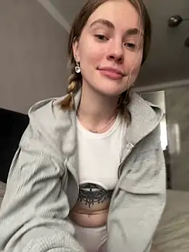 Snapshot of LoveGameSexx chatting on 01/17/25, 09:28 LoveGameSexx online show from 01/17/25, 09:28