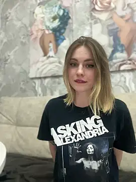 Snapshot of LoveGameSexx chatting on 03/20/25, 08:19 LoveGameSexx online show from 03/20/25, 08:19