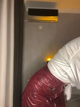 Snapshot of LoveGameSexx chatting on 03/21/25, 07:02 LoveGameSexx online show from 03/21/25, 07:02