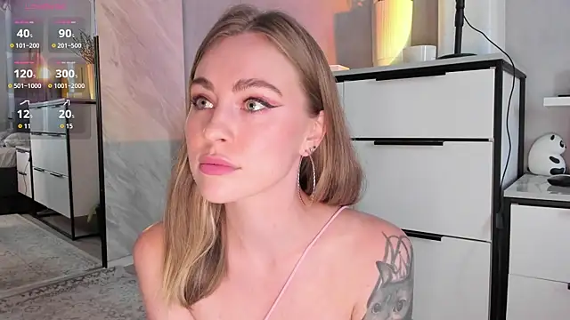 Snapshot of LoveGameSexx chatting on 10/11/25, 10:58 LoveGameSexx online show from 10/11/25, 10:58