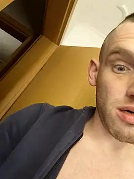 Snapshot of Bartzrl chatting on 10/10/25, 02:43 Bartzrl online show from 10/10/25, 02:43