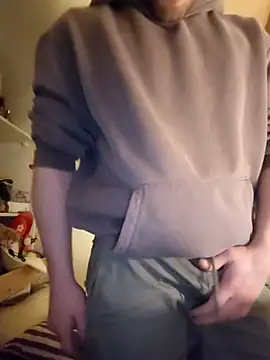 Snapshot of Bartzrl chatting on 11/19/25, 12:32 Bartzrl online show from 11/19/25, 12:32