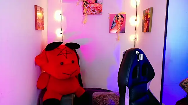 Snapshot of Dann_dan chatting on 12/31/24, 05:11 Dann dan online show from 12/31/24, 05:11