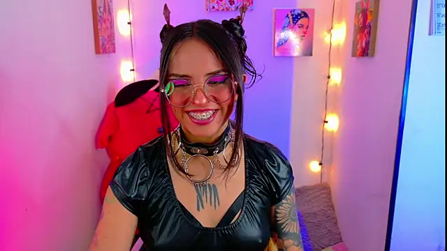 Snapshot of Dann_dan chatting on 01/28/25, 03:04 Dann dan online show from 01/28/25, 03:04