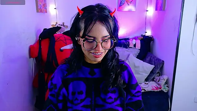 Snapshot of Dann_dan chatting on 09/19/25, 04:47 Dann dan online show from 09/19/25, 04:47