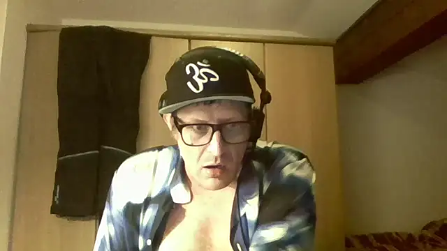 Bigthroaterboy online show from 12/10/24, 11:51