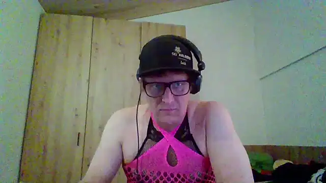 Bigthroaterboy online show from 09/13/25, 04:07