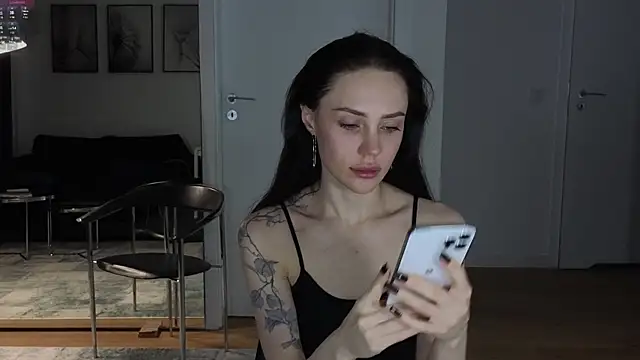 Sara Tranquil online show from 11/18/25, 09:30