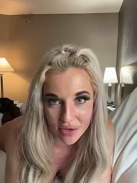 Snapshot of JayJayPink chatting on 01/27/25, 09:44 JayJayPink online show from 01/27/25, 09:44