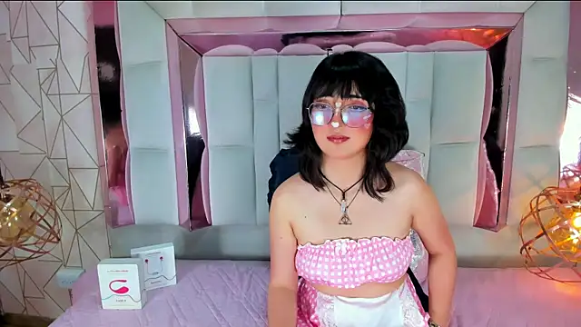 SaraMartini1 online show from 03/17/25, 05:45