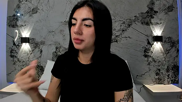 ANTONELLA  ROUSE  online show from 03/12/25, 08:08