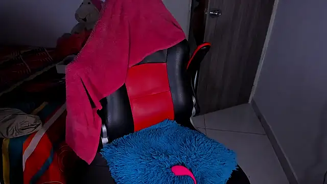 kerlysmith 24 online show from 03/19/25, 08:32